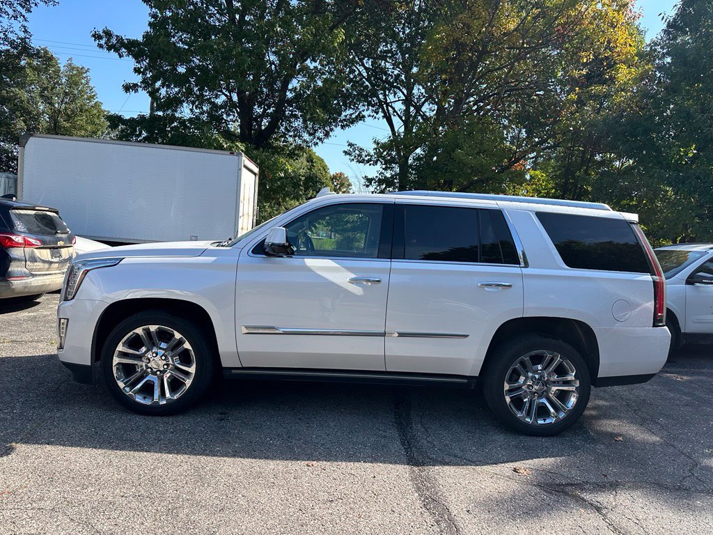 Used 2016 Cadillac Escalade Premium AWD/4WD image 3
