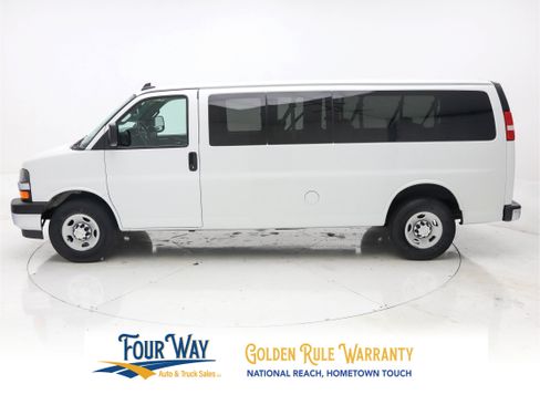 Used 2017 Chevrolet Express 3500 LT w/ LT Preferred Equipment Group image 7
