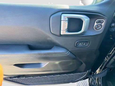 Used 2021 Jeep Gladiator Overland w/ Popular Equipment Package AWD/4WD image 19