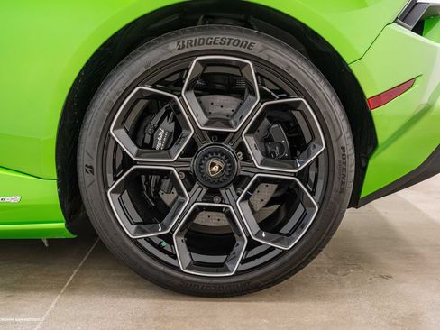 Used 2024 Lamborghini Huracan Tecnica RWD image 7