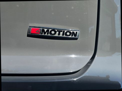 Used 2021 Volkswagen Atlas Cross Sport SE w/ Panoramic Sunroof Package image 32