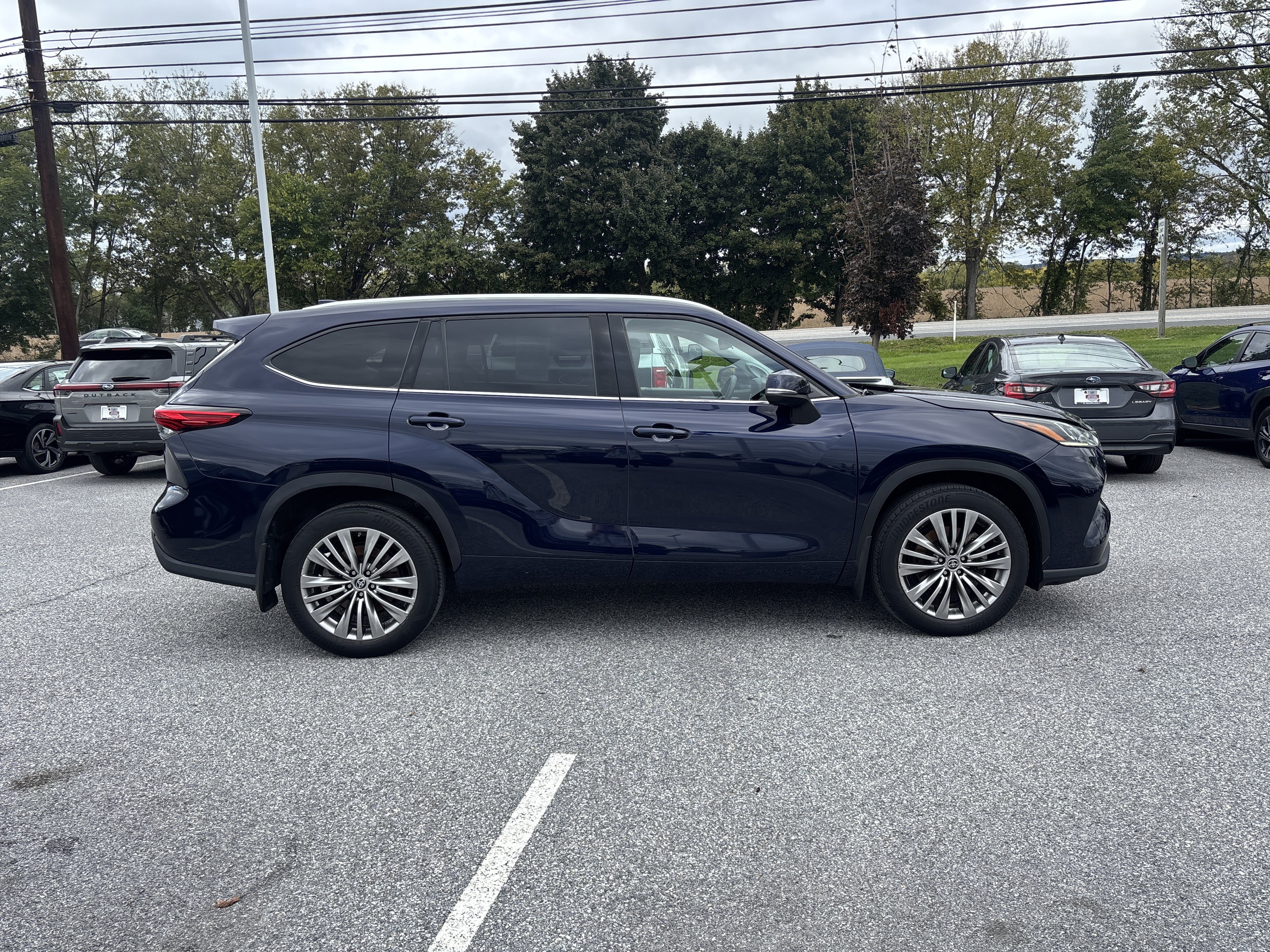 Used 2021 Toyota Highlander Platinum AWD/4WD image 26