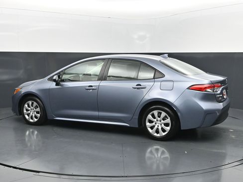 Used 2026 Toyota Corolla LE FWD image 3