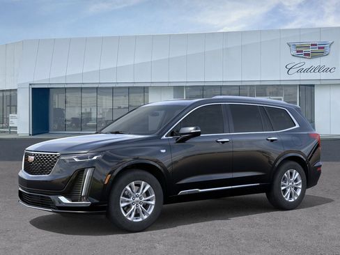 New 2025 Cadillac XT6 Luxury image 2