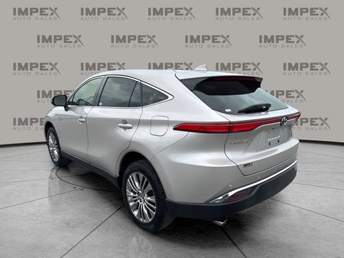 Used 2021 Toyota Venza Limited w/ Advanced Technology Package AWD/4WD image 2