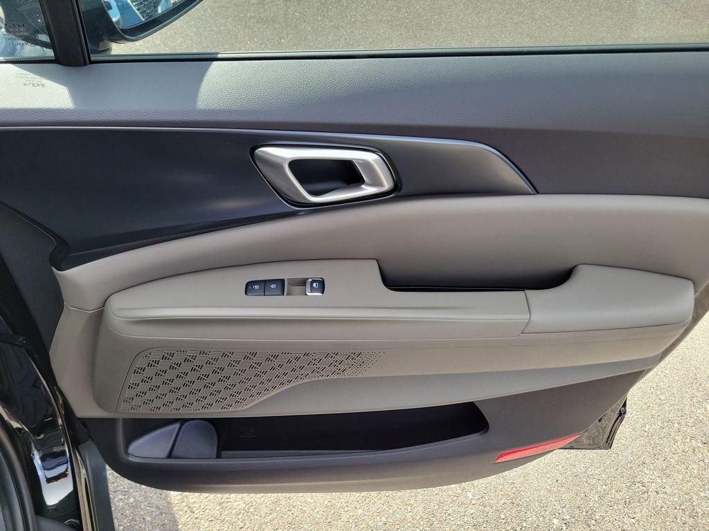 New 2026 Kia Carnival FWD image 10
