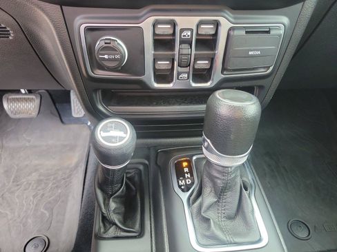 Used 2022 Jeep Wrangler Unlimited Sport AWD/4WD image 26