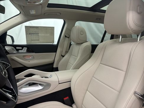 Used 2026 Mercedes-Benz GLS 450 4MATIC image 13