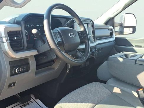Used 2024 Ford F250 XLT AWD/4WD image 8