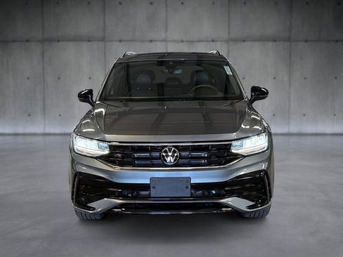 Used 2024 Volkswagen Tiguan SE R-Line FWD image 8
