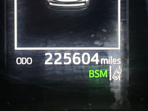 Used 2019 Toyota Highlander XLE image 11