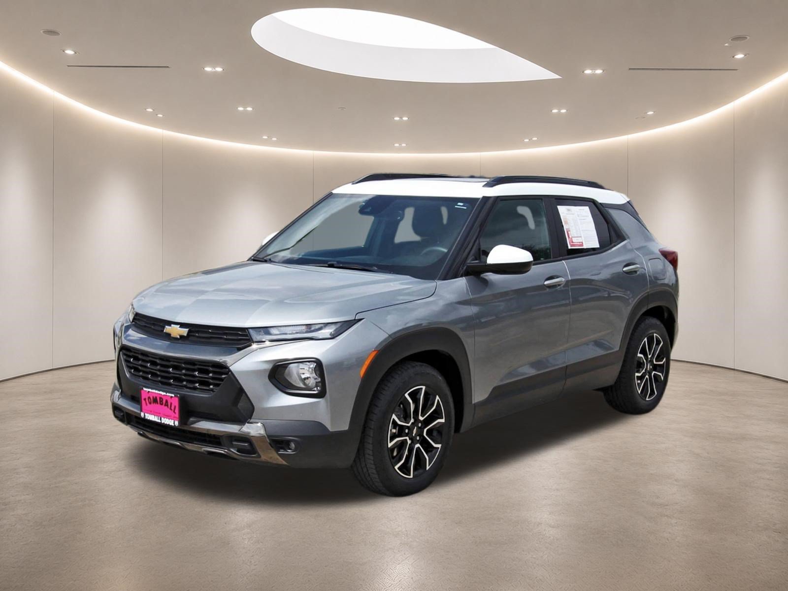 Used 2023 Chevrolet TrailBlazer ACTIV w/ Sun and Liftgate Package FWD image 3