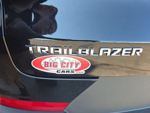 Used 2025 Chevrolet TrailBlazer LT FWD image 47