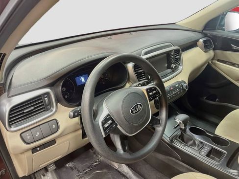 Used 2020 Kia Sorento LX AWD/4WD image 9