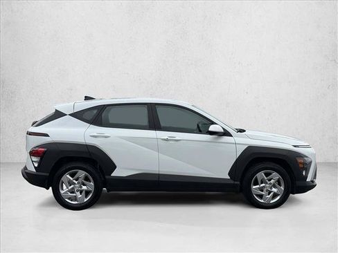 Certified 2025 Hyundai Kona SE FWD image 4