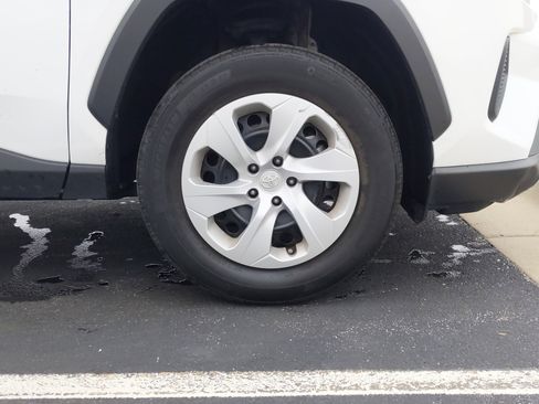 Used 2024 Toyota RAV4 LE image 18