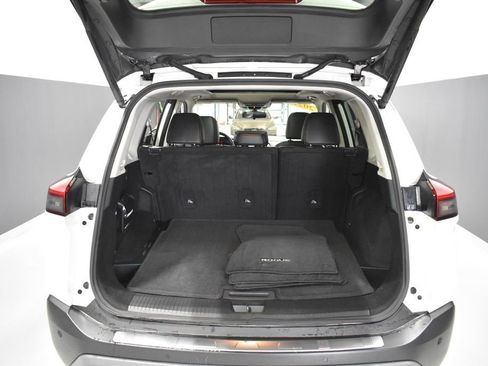 Certified 2021 Nissan Rogue SV w/ Premium Package AWD/4WD image 33