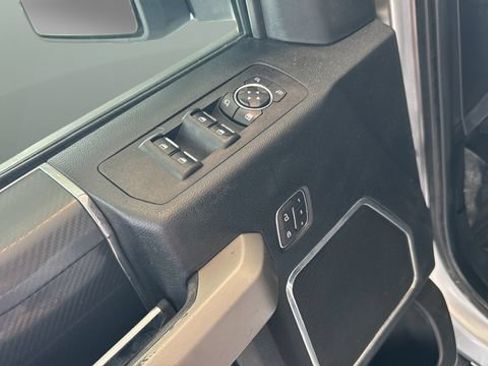 Used 2019 Ford F150 Lariat w/ Equipment Group 502A Luxury AWD/4WD image 8