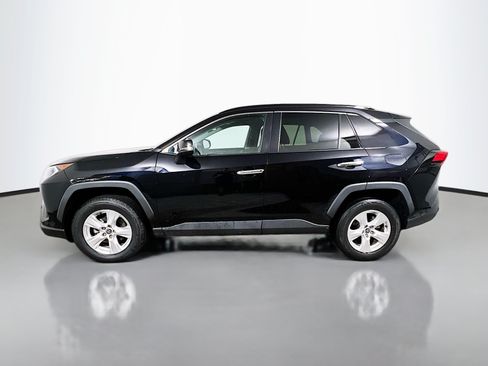 Used 2021 Toyota RAV4 XLE w/ Convenience Package FWD image 9