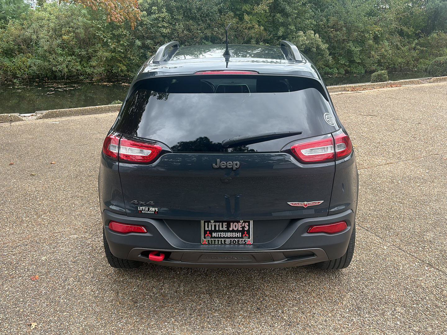 Used 2016 Jeep Cherokee Trailhawk w/ Leather Interior Group AWD/4WD image 7