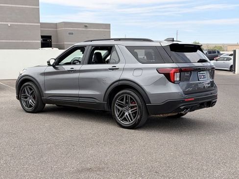 Used 2025 Ford Explorer ST AWD/4WD image 8