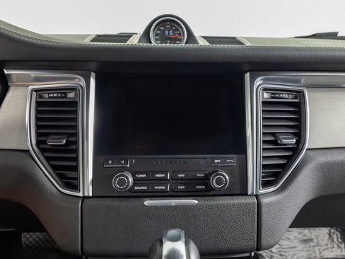 Used 2017 Porsche Macan GTS image 38