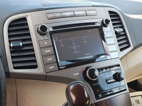 Used 2015 Toyota Venza LE FWD image 16