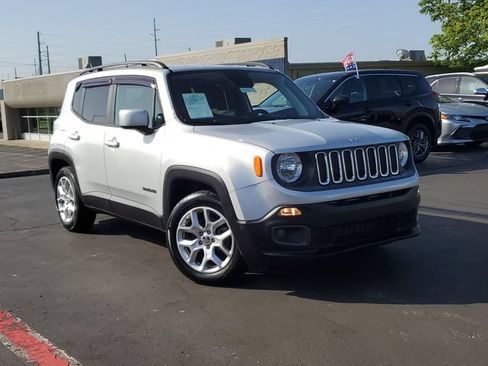 Used 2018 Jeep Renegade Latitude FWD image 31