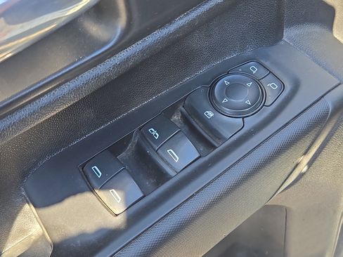 Used 2020 GMC Sierra 3500 4x4 Crew Cab w/ Convenience Package image 17