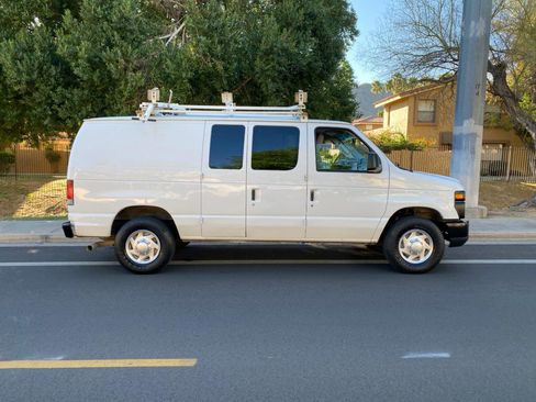 Used 2013 Ford E-250 and Econoline 250 w/ PWR Group image 9