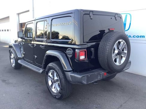 Used 2022 Jeep Wrangler Unlimited Sahara AWD/4WD image 4