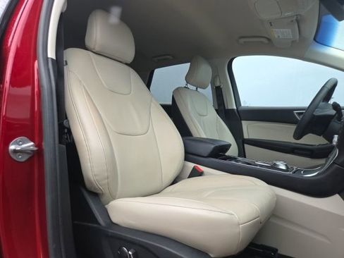 Used 2019 Ford Edge Titanium FWD image 15