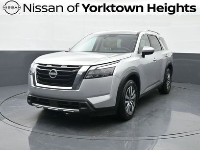 Used 2025 Nissan Pathfinder SL