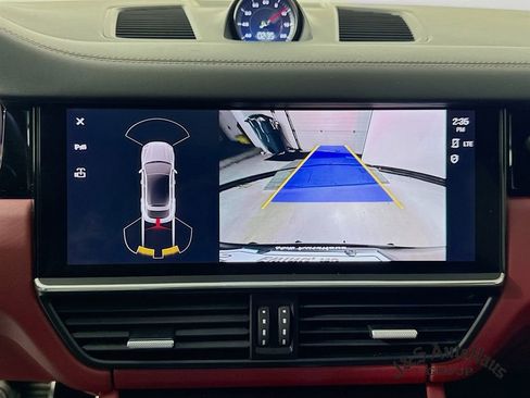 Used 2022 Porsche Cayenne GTS w/ Premium Package Plus image 19