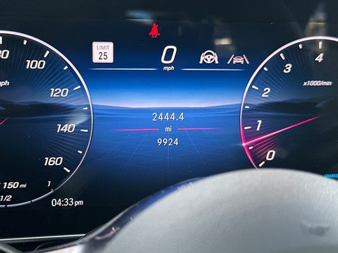 Used 2026 Mercedes-Benz GLC 300 4MATIC image 23
