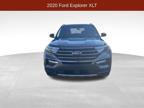 Used 2020 Ford Explorer XLT w/ Equipment Group 202A image 2