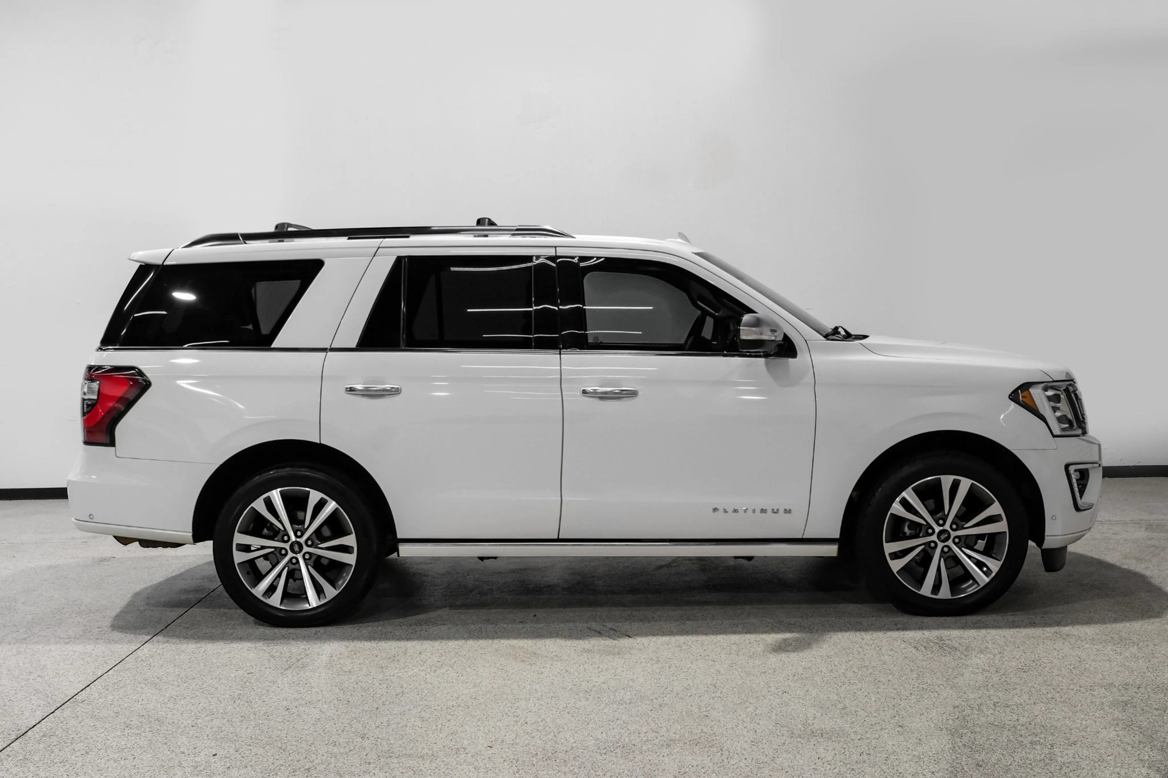 Used 2021 Ford Expedition Platinum AWD/4WD image 5