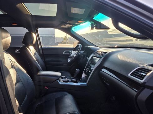 Used 2014 Ford Explorer Limited w/ Equipment Group 302A AWD/4WD image 13