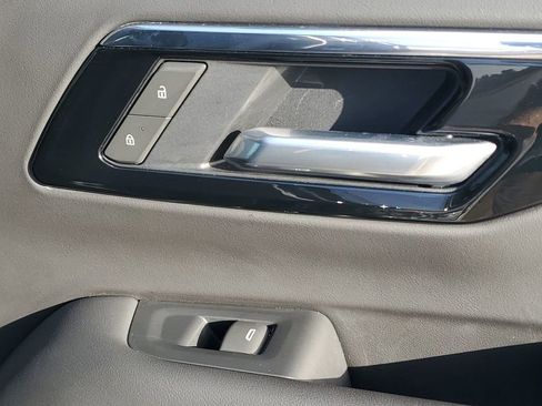 Used 2025 Chevrolet Tahoe Z71 image 49