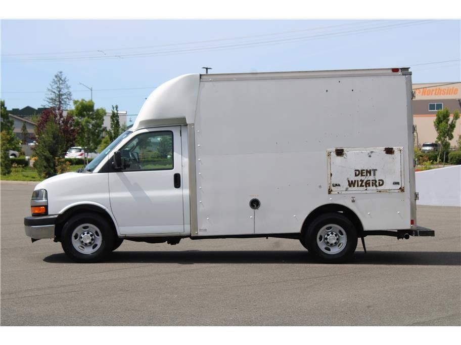 Used 2015 Chevrolet Express 3500 RWD image 2