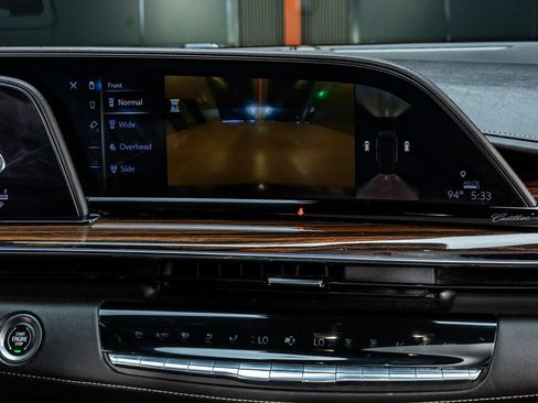 Used 2023 Cadillac Escalade Premium Luxury RWD image 16