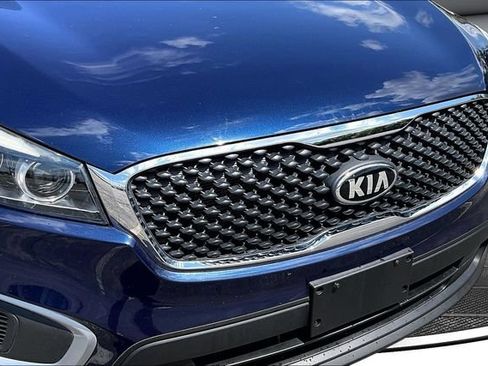 Used 2018 Kia Sorento FWD image 32