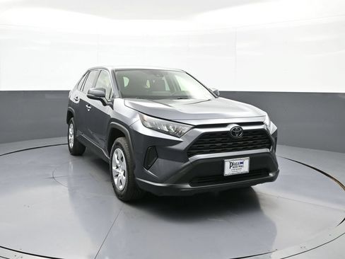 Certified 2022 Toyota RAV4 LE AWD/4WD image 3