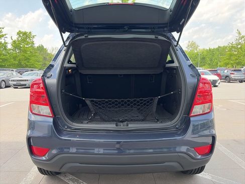 Used 2018 Chevrolet Trax LS w/ LPO, Cargo Package AWD/4WD image 6