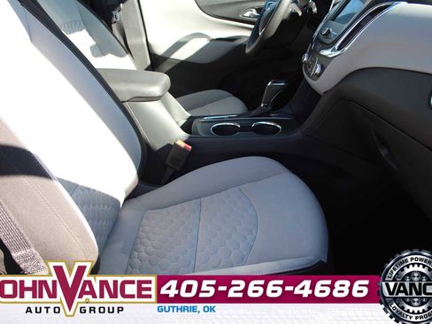 Used 2020 Chevrolet Equinox LS image 17