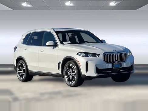 New 2026 BMW X5 xDrive50e image 6