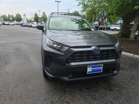 Used 2022 Toyota RAV4 LE AWD/4WD image 9