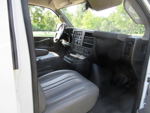 Used 2021 Chevrolet Express 2500 w/ Driver Convenience Package RWD image 35