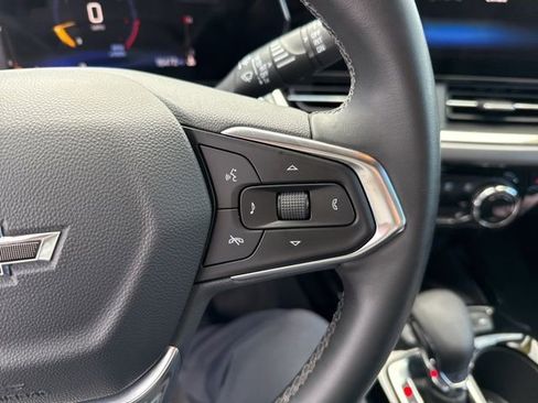 Used 2024 Chevrolet Trax ACTIV w/ Sunroof Package image 13