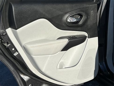 Certified 2020 Jeep Cherokee Limited image 38